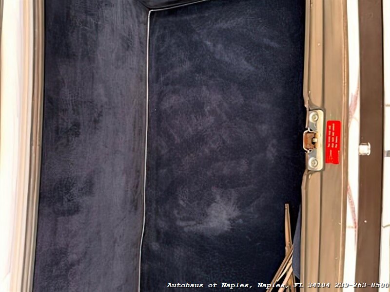 1986 Mercedes-Benz 560-Class 560 SL   - Photo 42 - Naples, FL 34104