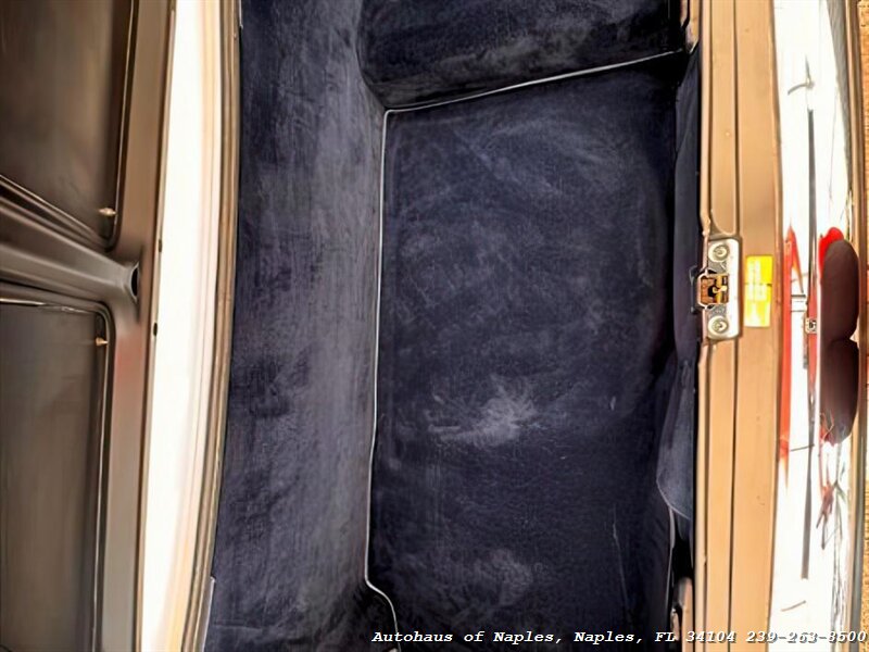 1986 Mercedes-Benz 560-Class 560 SL   - Photo 43 - Naples, FL 34104