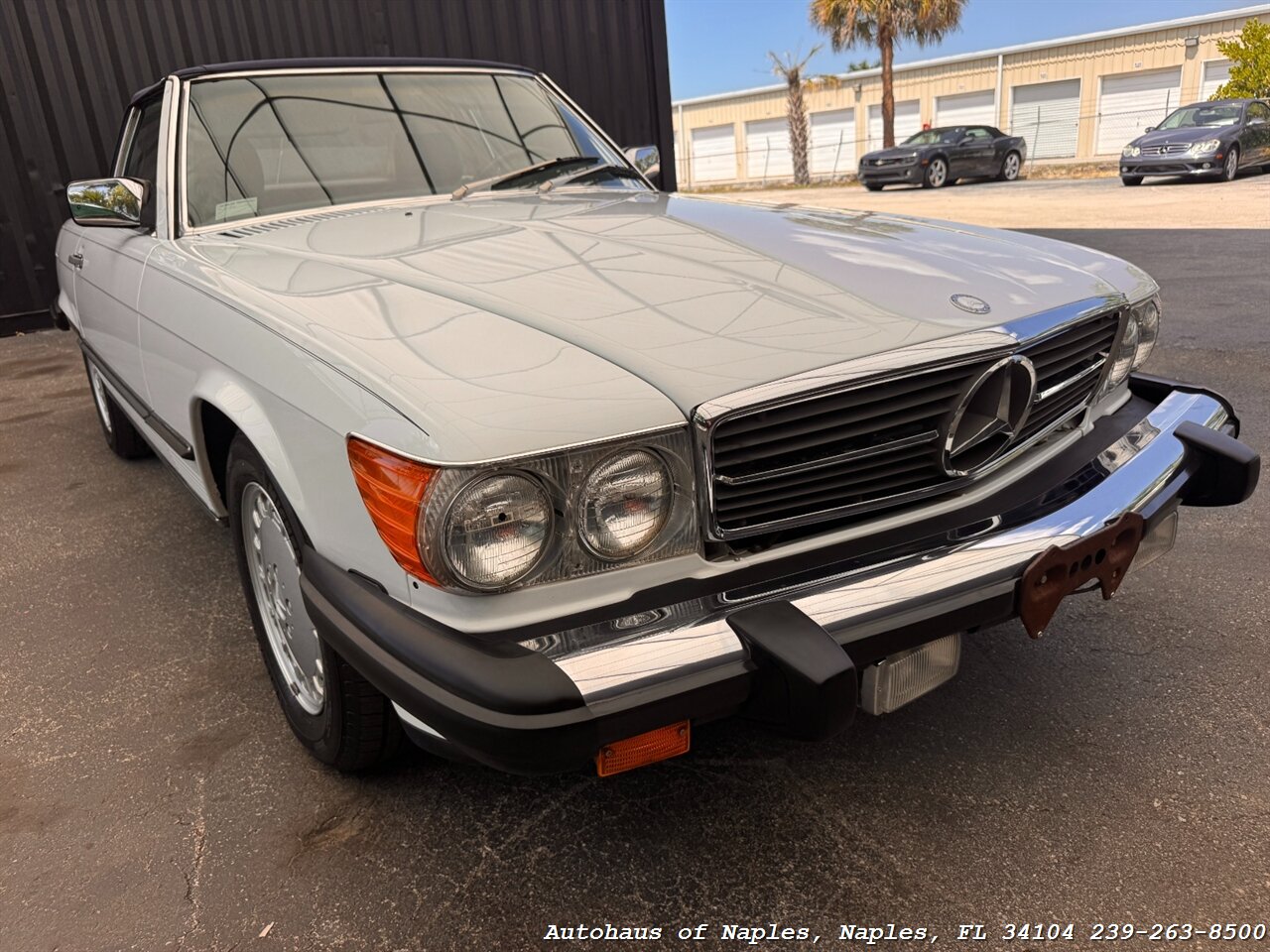 1986 Mercedes-Benz 560-Class 560 SL   - Photo 20 - Naples, FL 34104