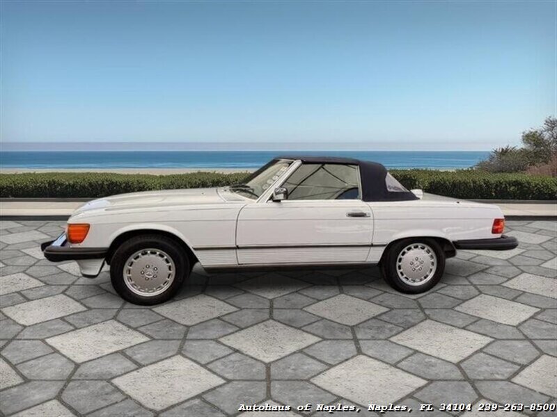 1986 Mercedes-Benz 560-Class 560 SL   - Photo 1 - Naples, FL 34104