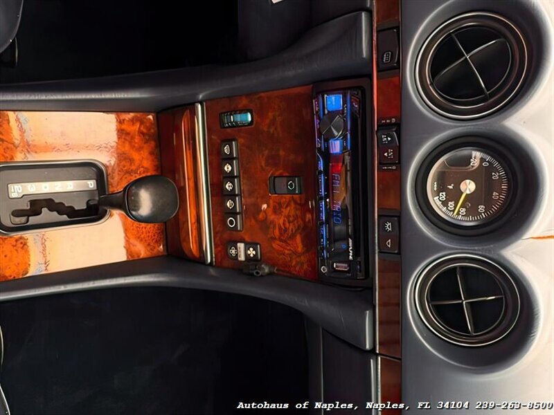 1986 Mercedes-Benz 560-Class 560 SL   - Photo 5 - Naples, FL 34104