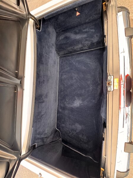 1986 Mercedes-Benz 560-Class 560 SL   - Photo 43 - Naples, FL 34104