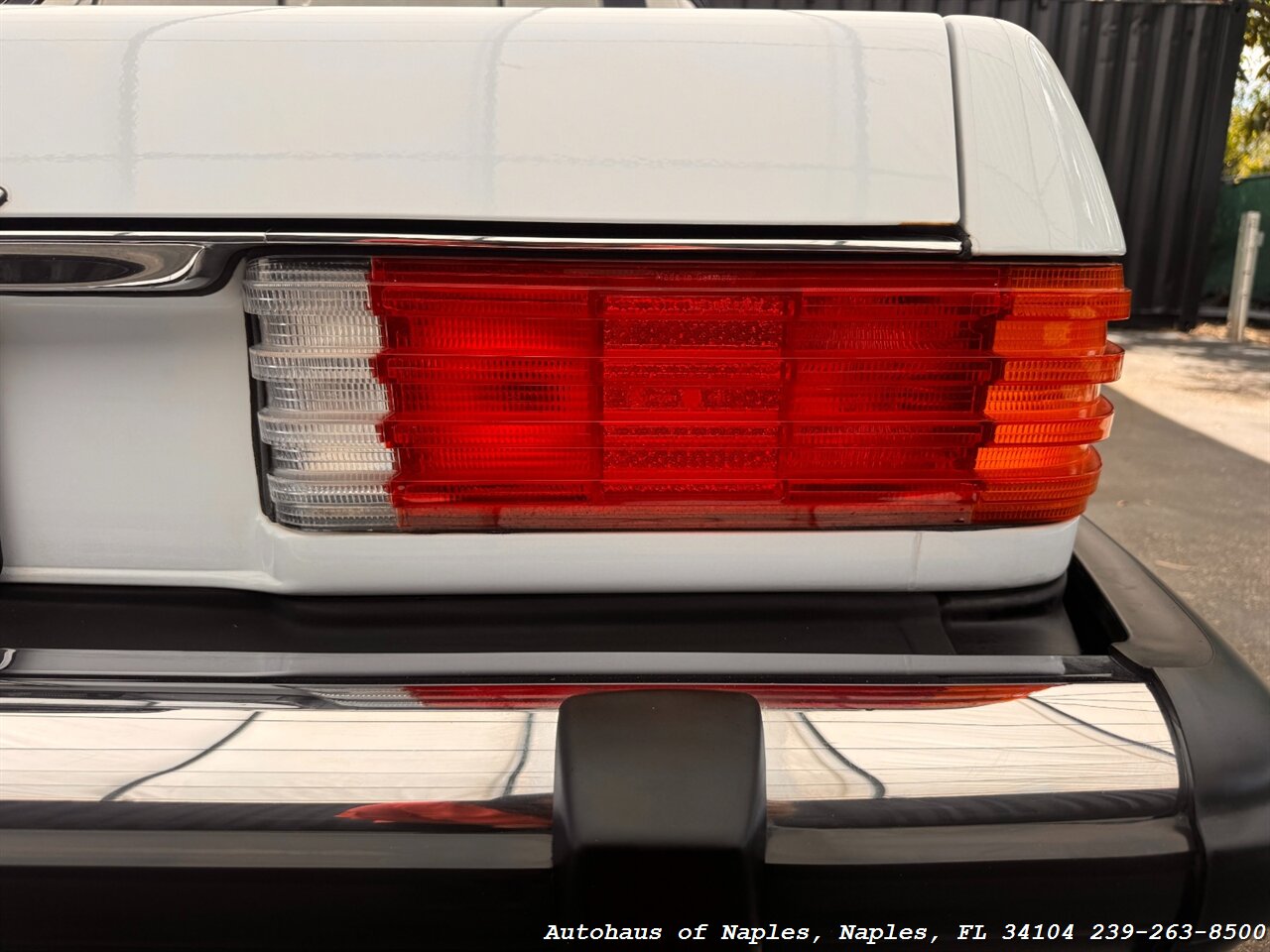 1986 Mercedes-Benz 560-Class 560 SL   - Photo 25 - Naples, FL 34104