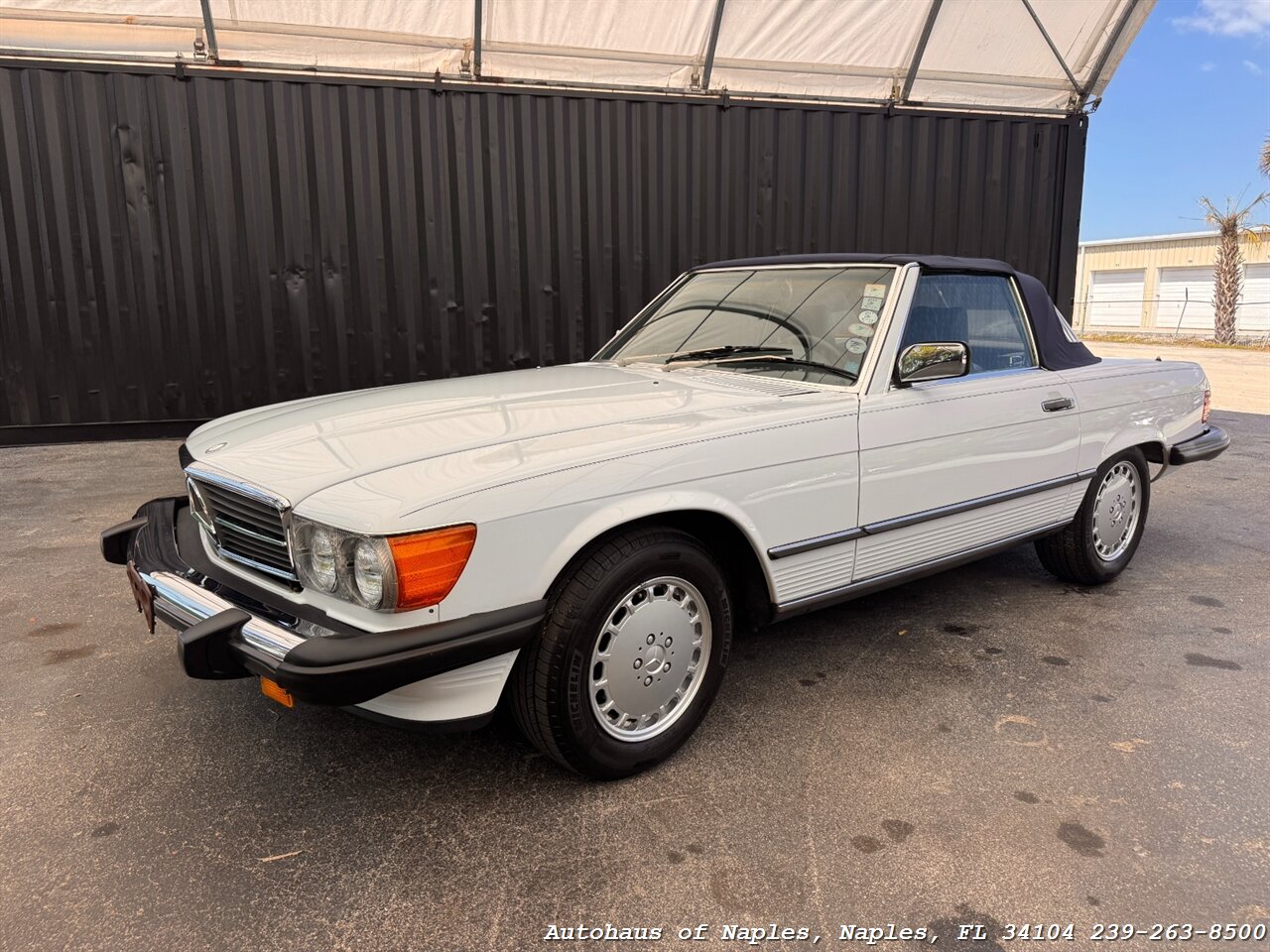 1986 Mercedes-Benz 560-Class 560 SL   - Photo 2 - Naples, FL 34104