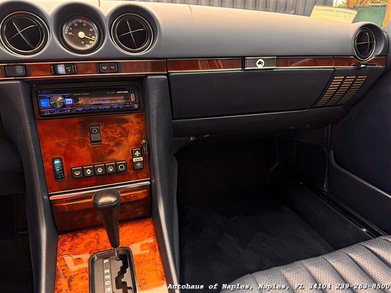 1986 Mercedes-Benz 560-Class 560 SL   - Photo 9 - Naples, FL 34104