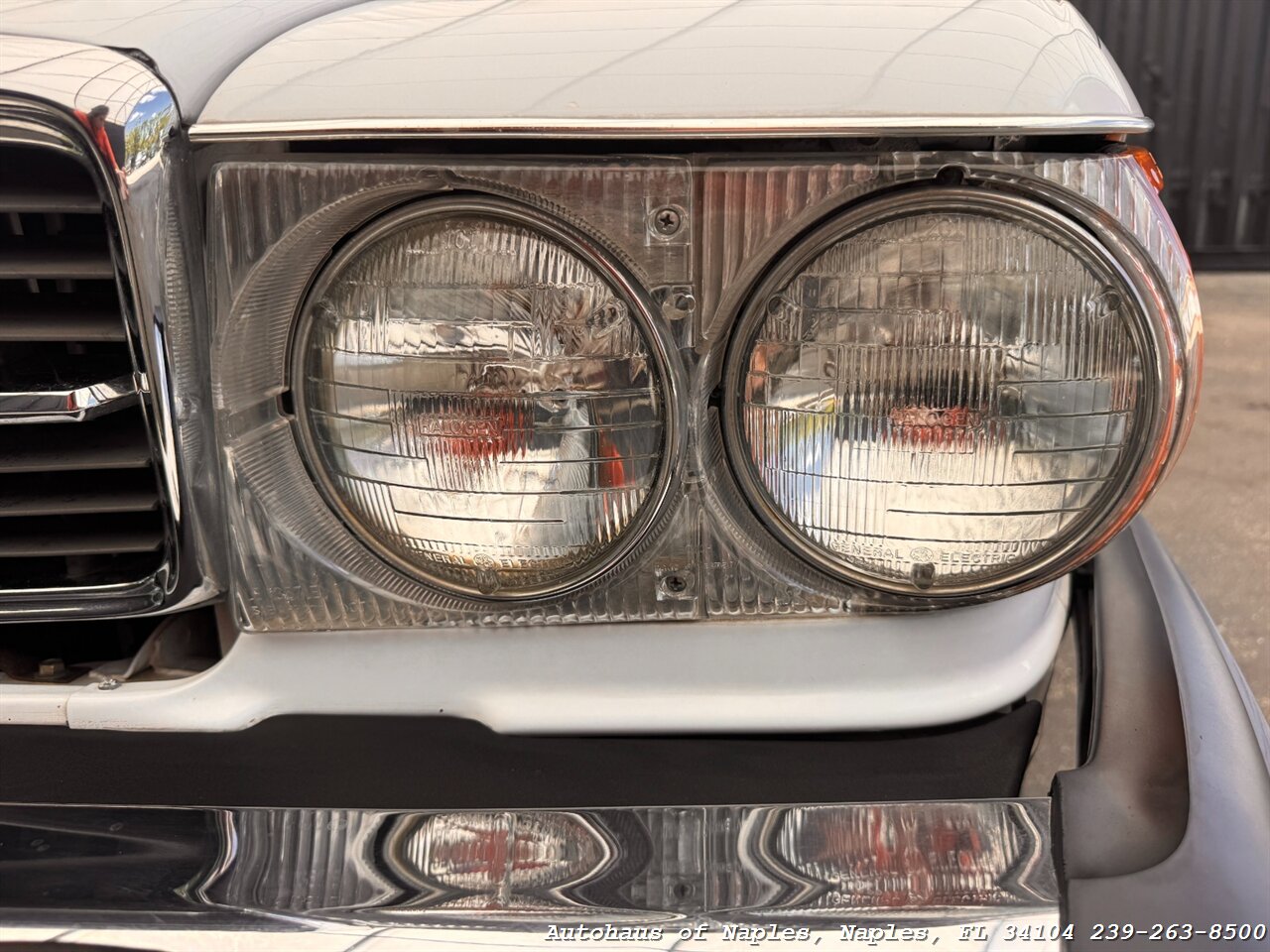 1986 Mercedes-Benz 560-Class 560 SL   - Photo 22 - Naples, FL 34104