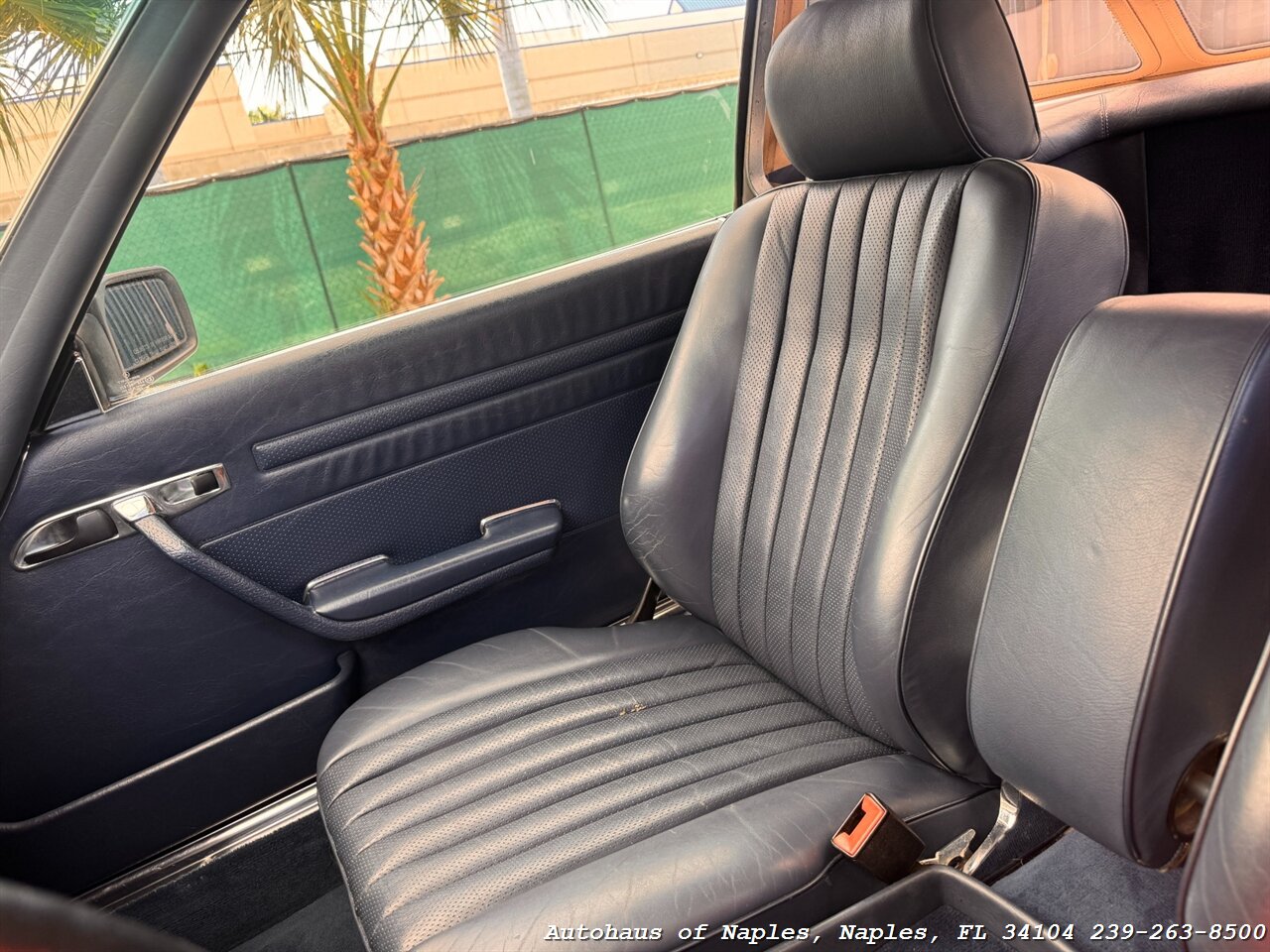 1986 Mercedes-Benz 560-Class 560 SL   - Photo 10 - Naples, FL 34104