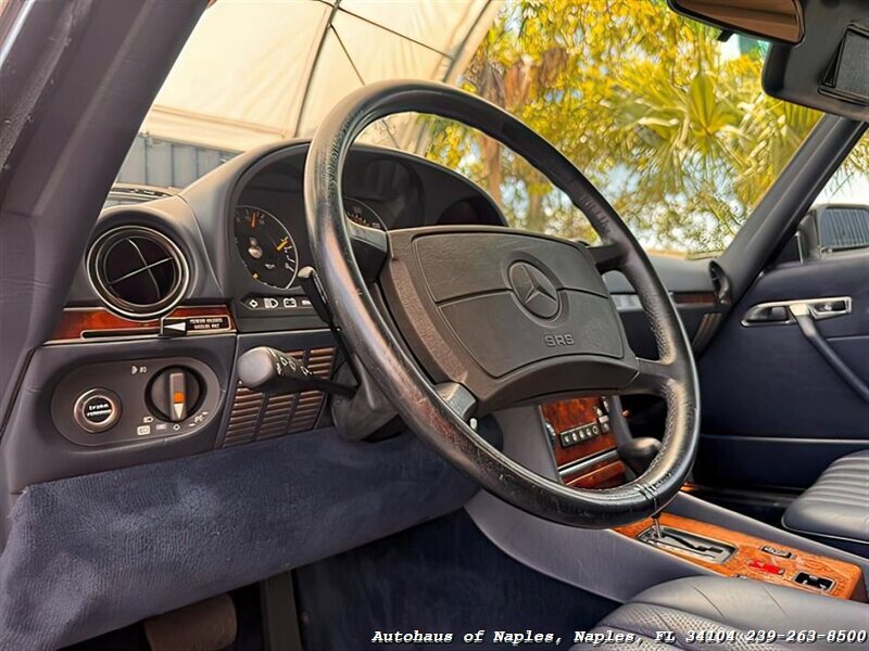 1986 Mercedes-Benz 560-Class 560 SL   - Photo 41 - Naples, FL 34104