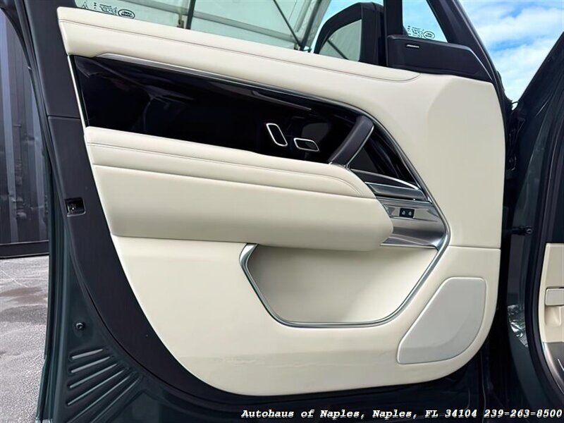 2023 Land Rover Range Rover P400 SE - Photo 26 - Naples, FL 34104