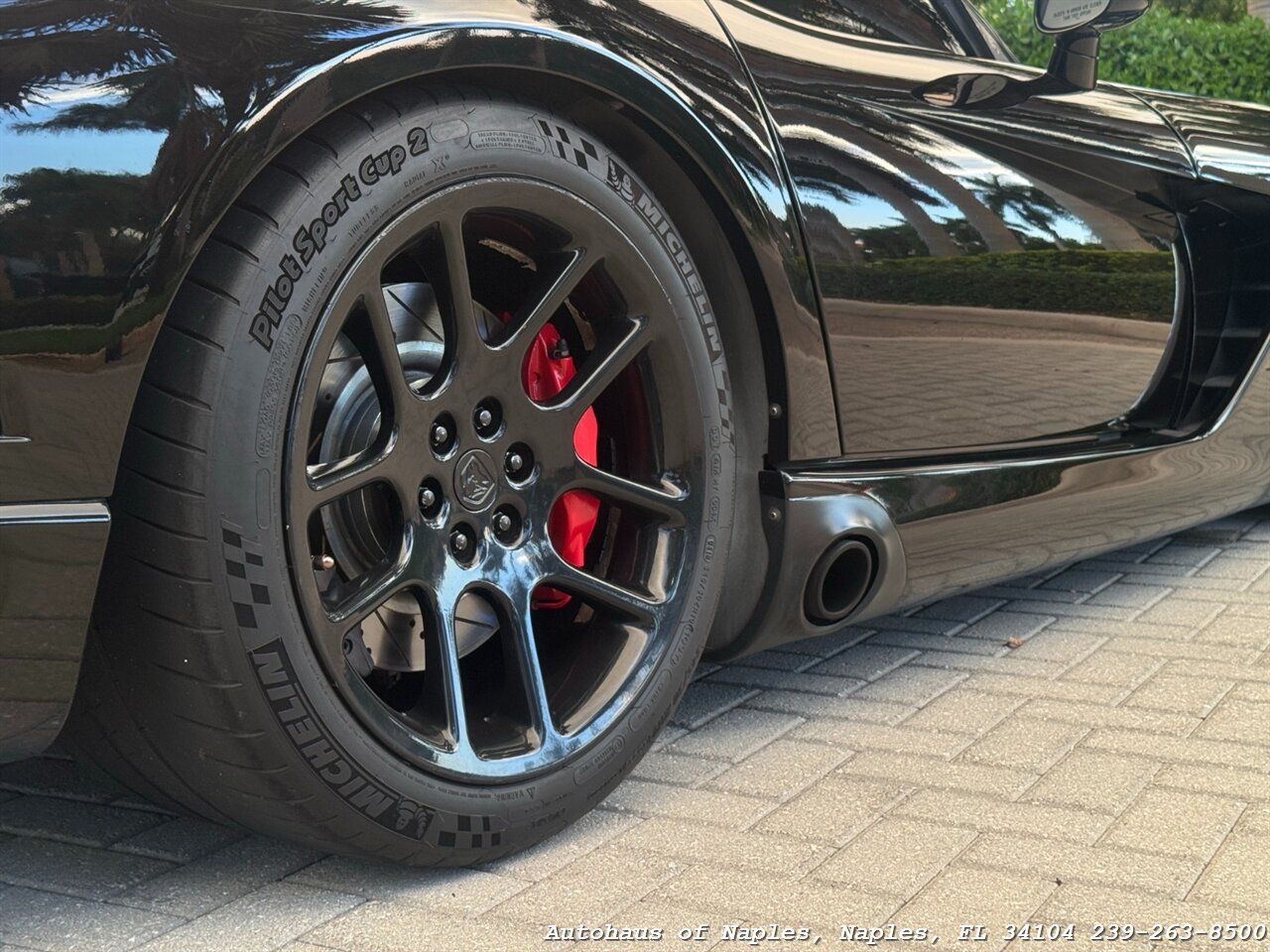 2006 Dodge Viper SRT-10 - Photo 12 - Naples, FL 34104