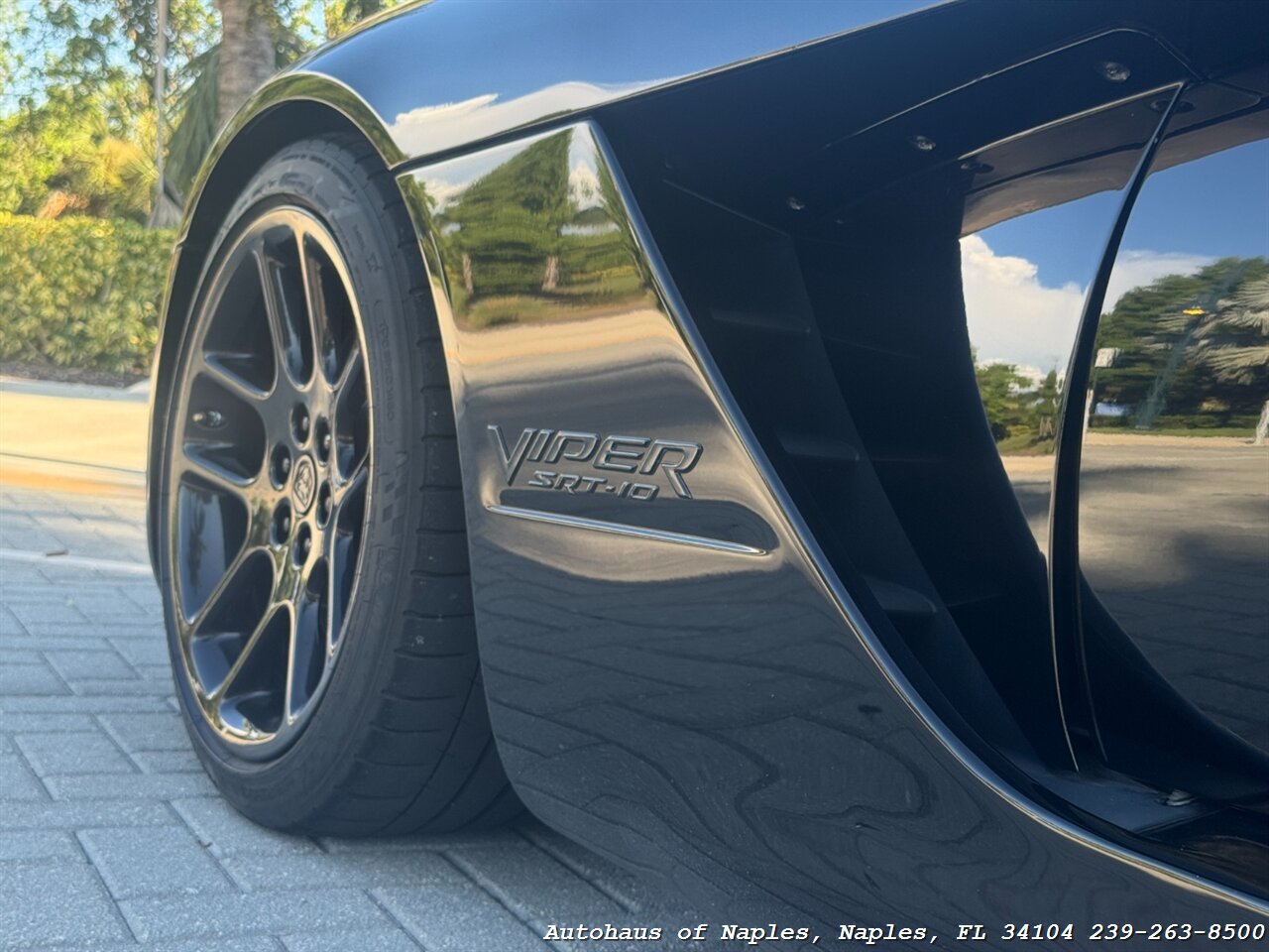 2006 Dodge Viper SRT-10 - Photo 36 - Naples, FL 34104