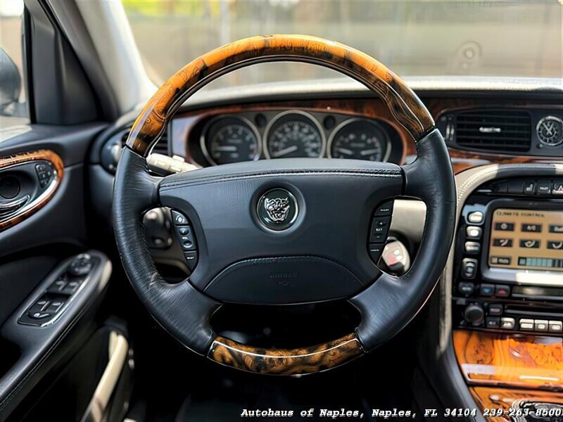 2004 Jaguar XJR - Photo 25 - Naples, FL 34104