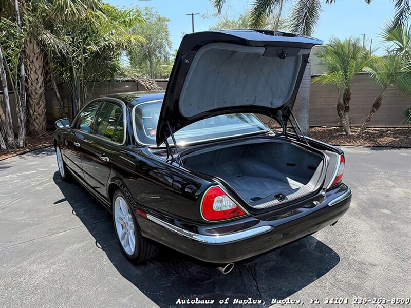 2004 Jaguar XJR - Photo 16 - Naples, FL 34104