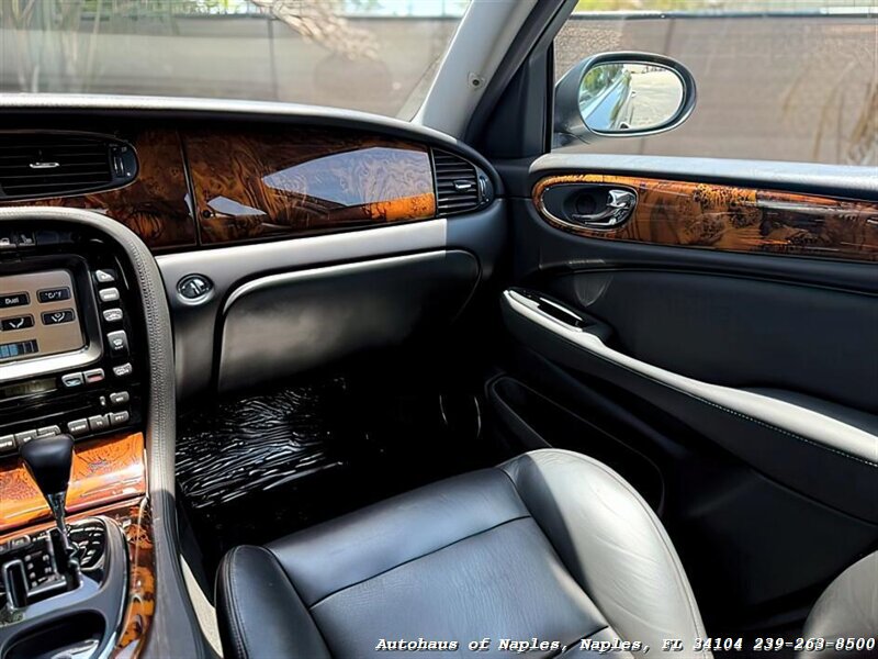 2004 Jaguar XJR - Photo 39 - Naples, FL 34104