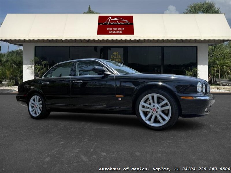 2004 Jaguar XJR  