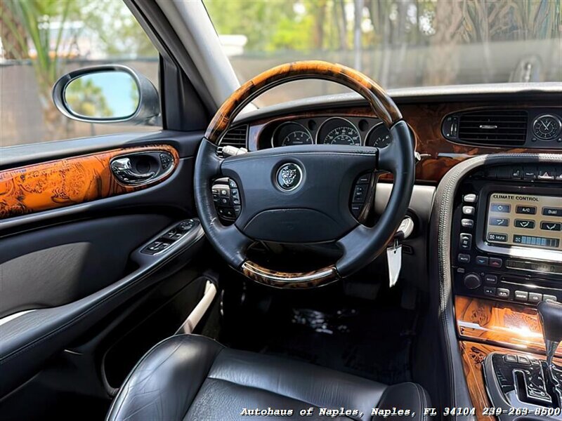 2004 Jaguar XJR - Photo 24 - Naples, FL 34104