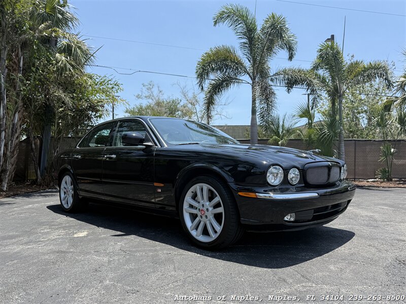 2004 Jaguar XJR Base