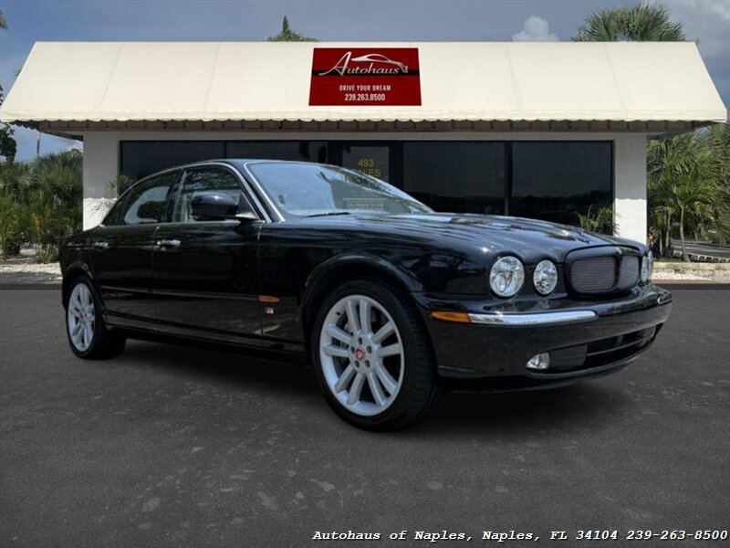 2004 Jaguar XJR  