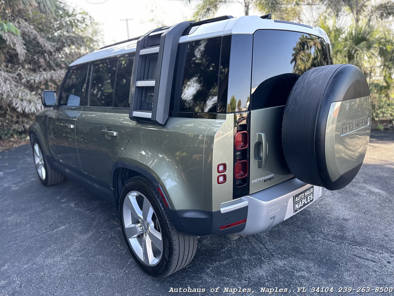 2020 Land Rover Defender 110 HSE AWD   - Photo 11 - Naples, FL 34104