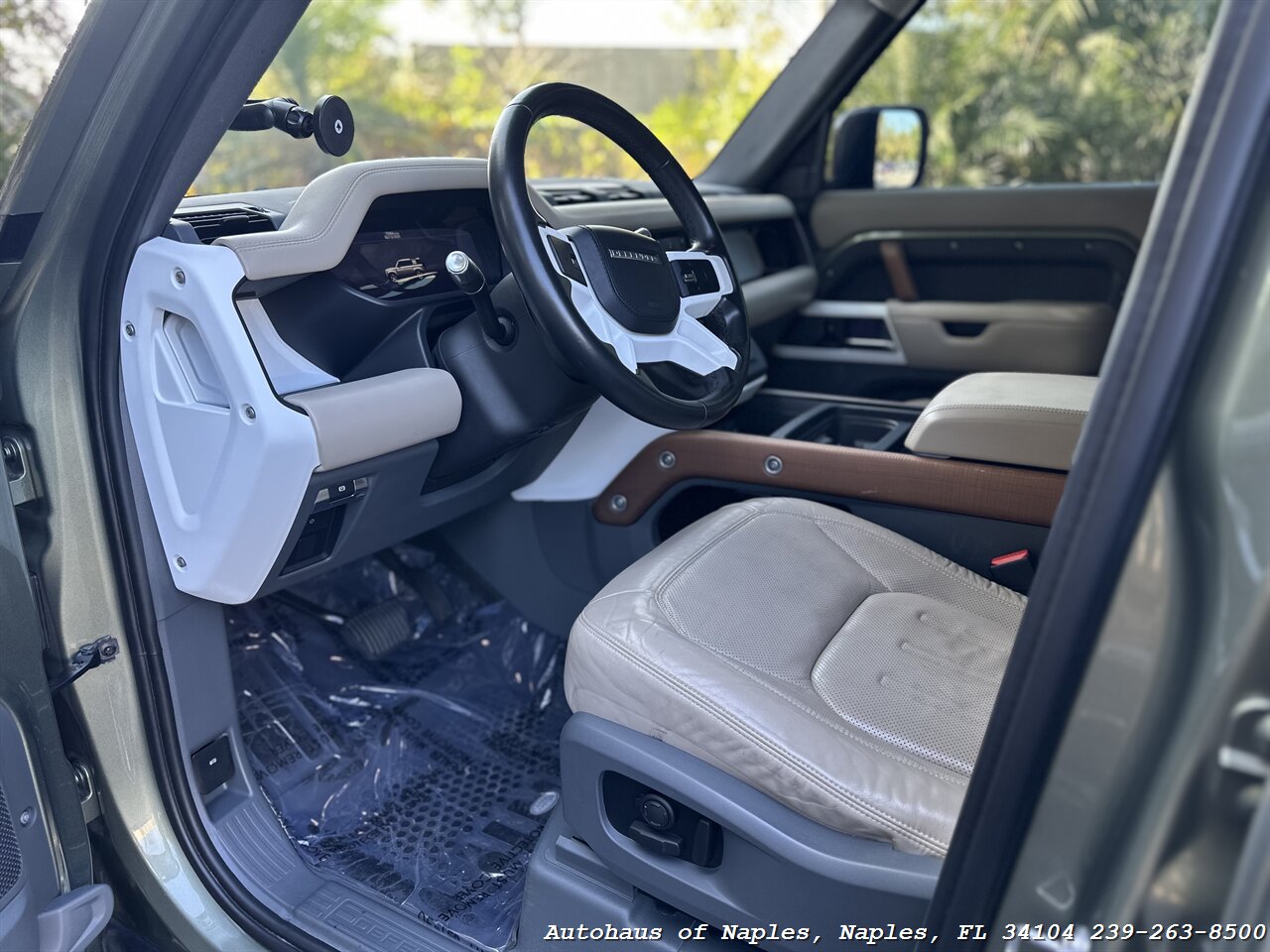 2020 Land Rover Defender 110 HSE AWD   - Photo 25 - Naples, FL 34104