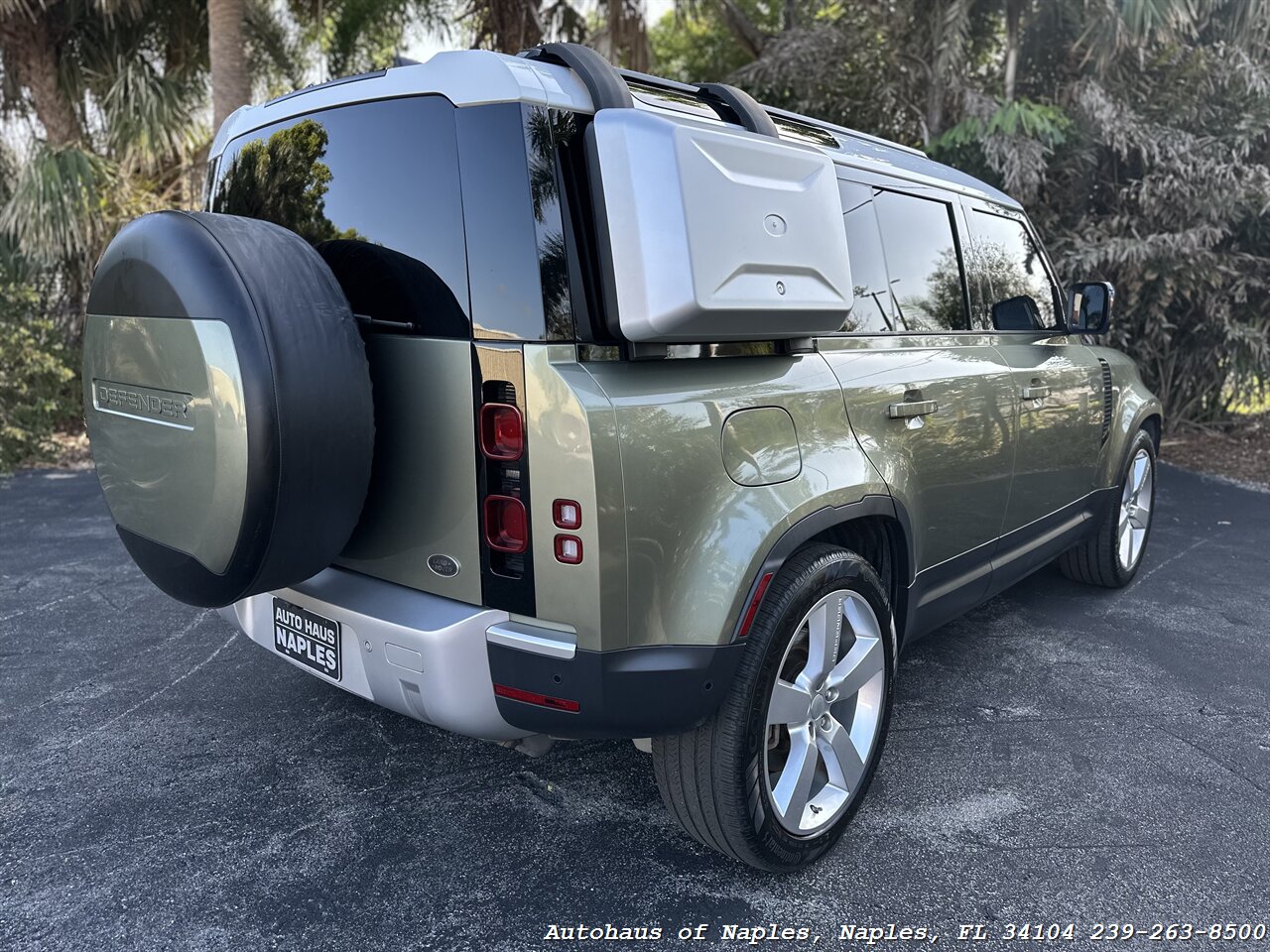 2020 Land Rover Defender 110 HSE AWD   - Photo 13 - Naples, FL 34104