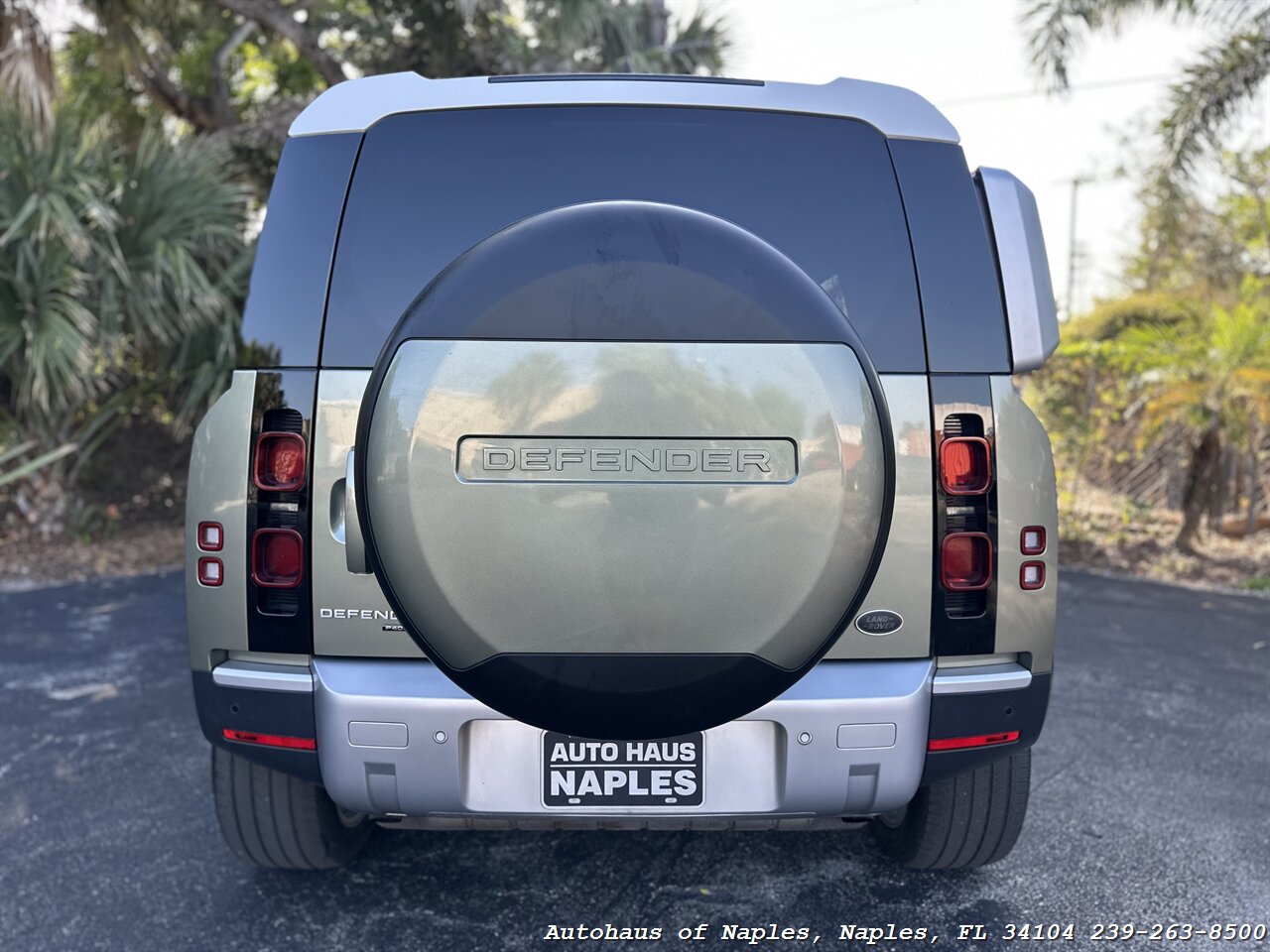 2020 Land Rover Defender 110 HSE AWD   - Photo 12 - Naples, FL 34104