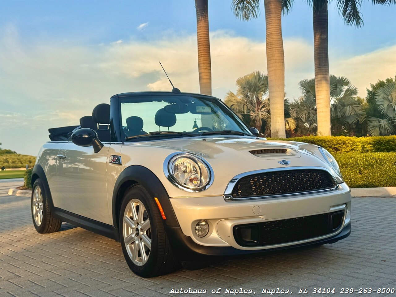 2013 MINI Convertible Cooper S - Photo 8 - Naples, FL 34104