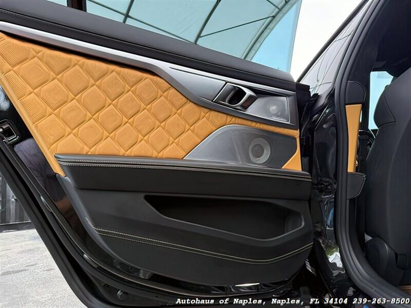 2022 BMW M8 Competition   - Photo 28 - Naples, FL 34104