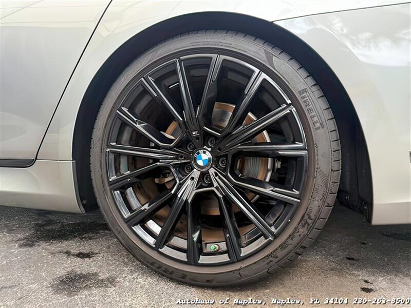 2021 BMW 740i xDrive   - Photo 12 - Naples, FL 34104