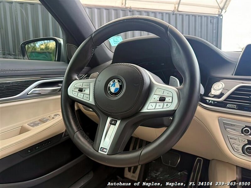 2021 BMW 740i xDrive   - Photo 32 - Naples, FL 34104