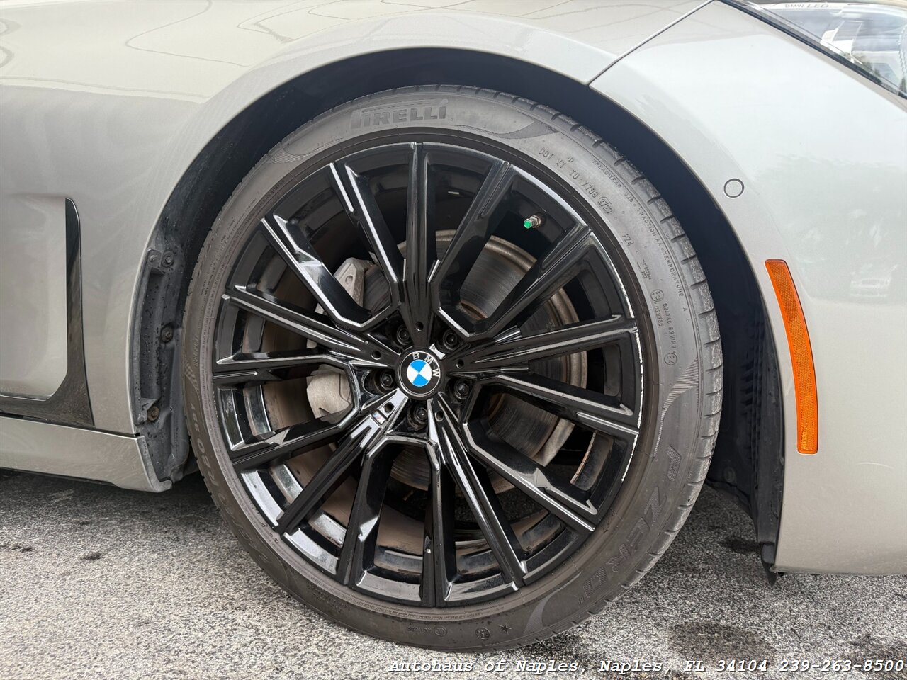 2021 BMW 740i xDrive   - Photo 10 - Naples, FL 34104