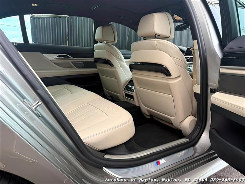2021 BMW 740i xDrive   - Photo 29 - Naples, FL 34104