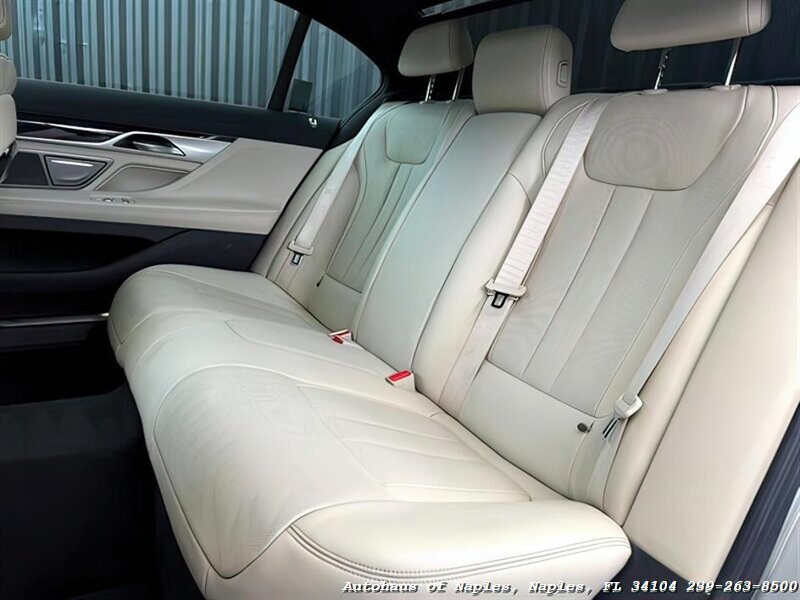 2021 BMW 740i xDrive   - Photo 22 - Naples, FL 34104