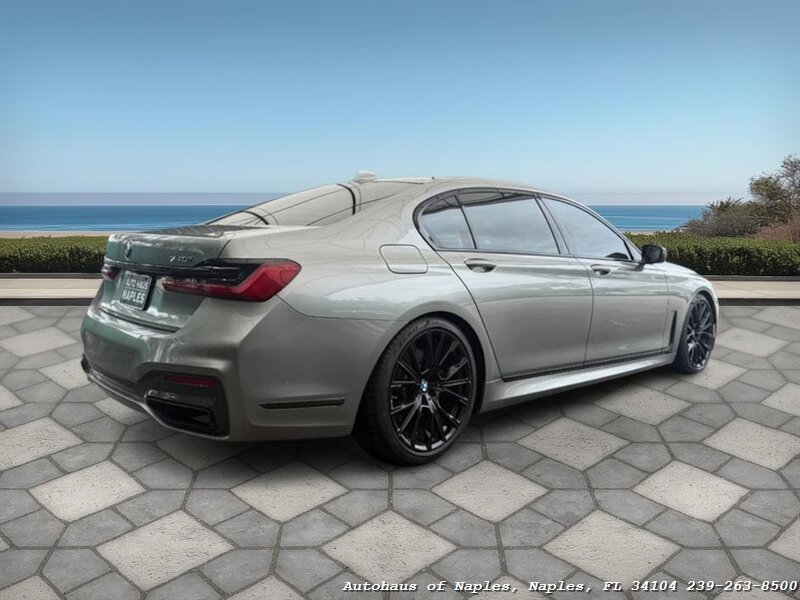 2021 BMW 740i xDrive   - Photo 8 - Naples, FL 34104