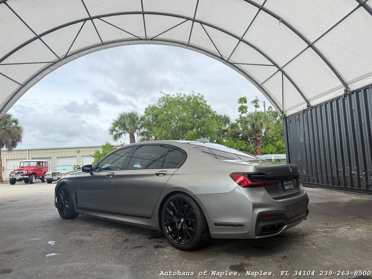 2021 BMW 740i xDrive   - Photo 6 - Naples, FL 34104