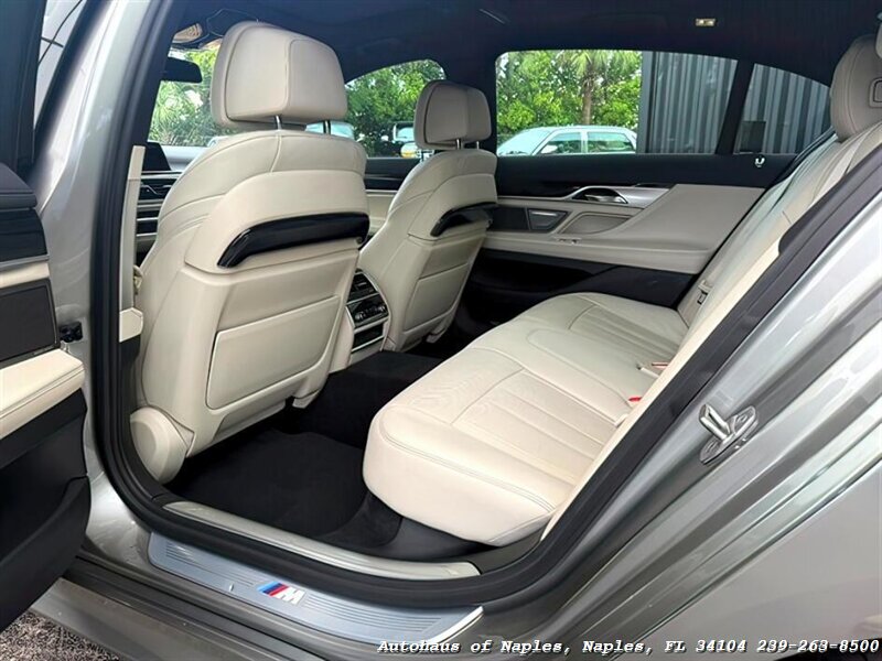 2021 BMW 740i xDrive   - Photo 20 - Naples, FL 34104