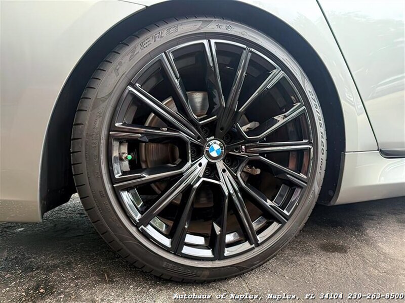 2021 BMW 740i xDrive   - Photo 11 - Naples, FL 34104