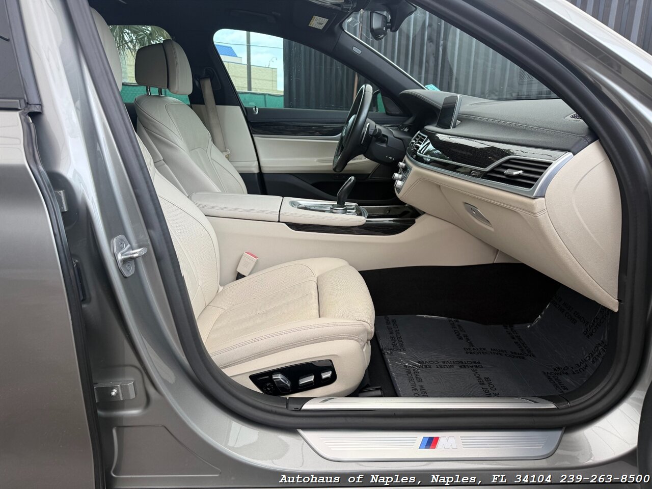2021 BMW 740i xDrive   - Photo 25 - Naples, FL 34104