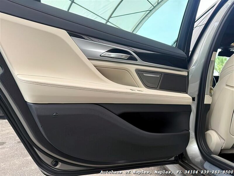2021 BMW 740i xDrive   - Photo 23 - Naples, FL 34104