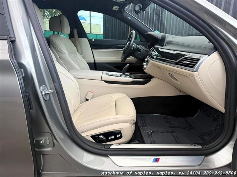 2021 BMW 740i xDrive   - Photo 25 - Naples, FL 34104