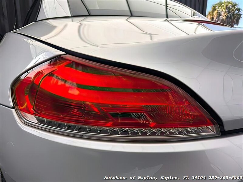 2011 BMW Z4 sDrive30i   - Photo 48 - Naples, FL 34104