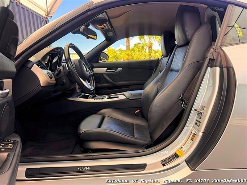 2011 BMW Z4 sDrive30i   - Photo 46 - Naples, FL 34104