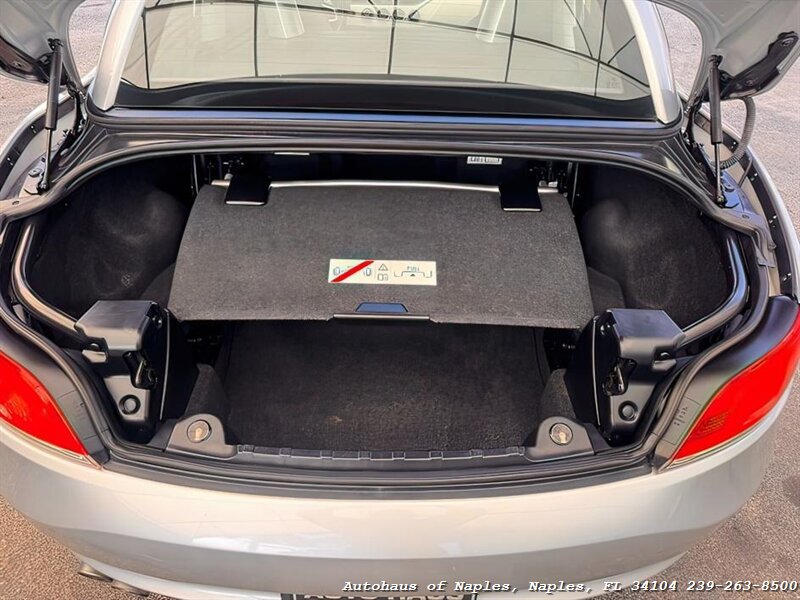 2011 BMW Z4 sDrive30i - Photo 26 - Naples, FL 34104