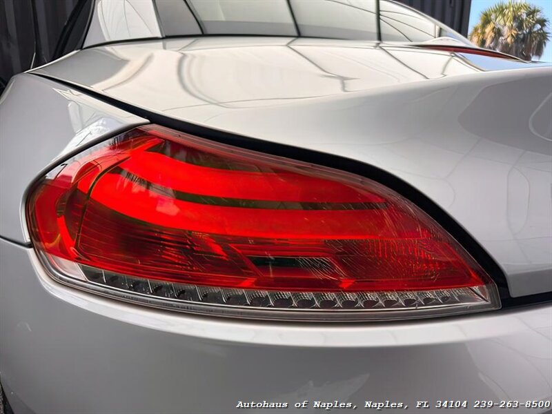 2011 BMW Z4 sDrive30i   - Photo 22 - Naples, FL 34104