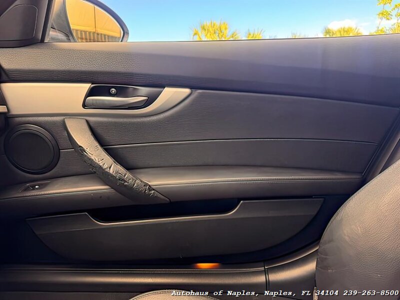 2011 BMW Z4 sDrive30i - Photo 22 - Naples, FL 34104