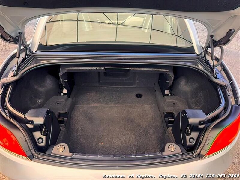 2011 BMW Z4 sDrive30i   - Photo 53 - Naples, FL 34104