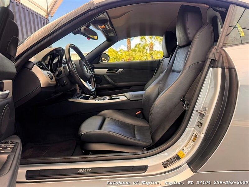 2011 BMW Z4 sDrive30i - Photo 19 - Naples, FL 34104