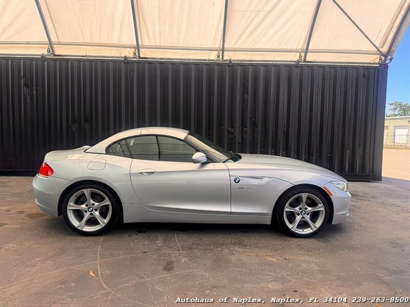 2011 BMW Z4 sDrive30i - Photo 4 - Naples, FL 34104