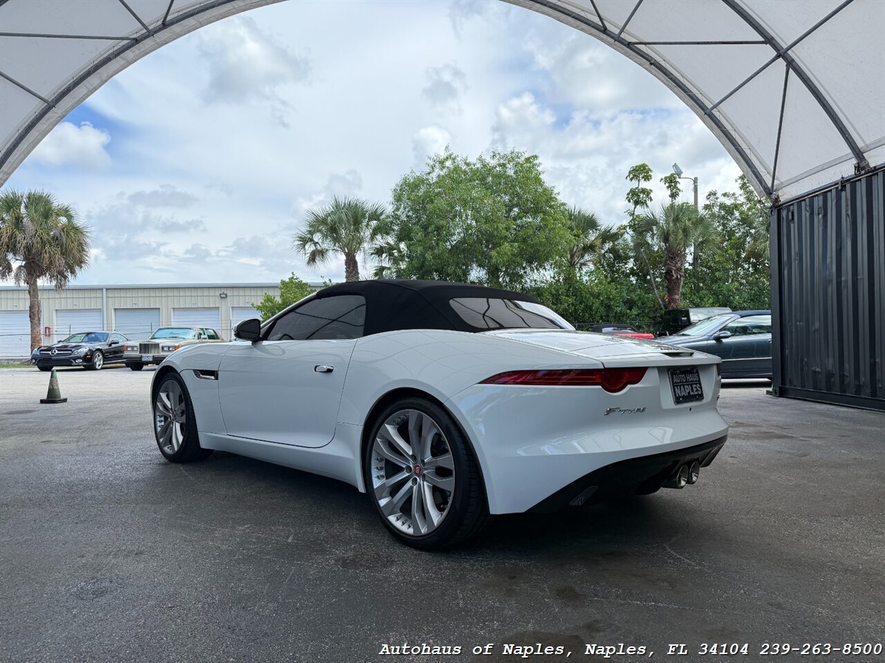 2017 Jaguar F-TYPE Convertible - Photo 5 - Naples, FL 34104
