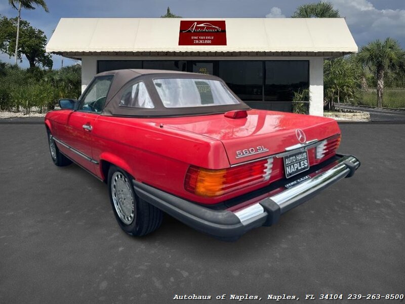 1986 Mercedes-Benz 560 SL w/ Hardtop - Photo 8 - Naples, FL 34104